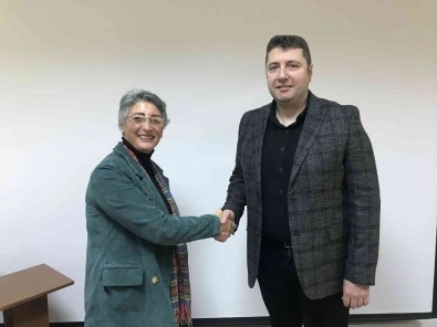 Gümüshane Kent Konseyi Kadin Meclisi Baskani Kentin Tek Kadin Mahalle Muhtari Arzu Ay Oldu