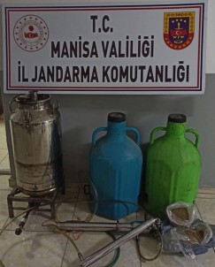 Salihli'de Jandarmadan Kaçak Içki Operasyonu