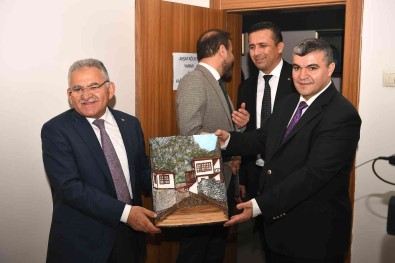 Büyükkiliç, KAYMEK Göz Nuru Tesisleri'nde Kursiyerlerle Bulustu