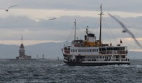 İstanbul ve İzmir'de vapur seferlerine lodos engeli