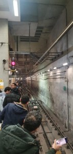 Metro Arizalandi, Vatandaslar Isyan Etti
