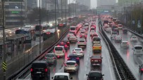 Istanbul'da Yagmur Nedeniyle Trafik Yogunlugu Yasaniyor