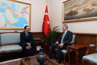 Bakan Akar, Türkiye'nin Kosova Büyükelçisi Olarak Atanan Angili'yi Kabul Etti
