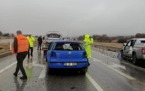 Gediz'de Trafik Kazasi Açiklamasi 4 Yarali