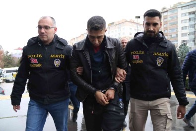Hirsizlik Için Girdigi Evde Cinayet Isledigi Iddia Edilen Süpheli Adliyeye Sevk Edildi