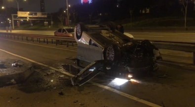 Kadiköy'de Direksiyon Hakimiyetini Kaybeden Sürücünün Otomobili Takla Atti