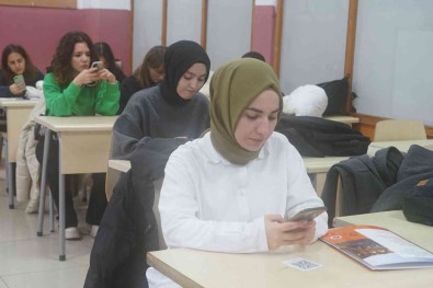 Gelecegin Ögretmenlerine 'Kaynastirma' Egitimi