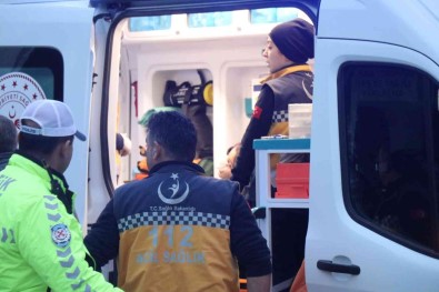 Yolcu Minibüsü Ile Panelvan Kafa Kafaya Çarpisti Açiklamasi 5 Yarali