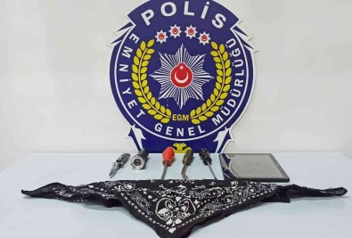 7 Ayri Okuldan Yaklasik 58 Bin Lira Degerinde Malzeme Ve Para Çalan Sahis Kamerada