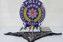 7 Ayri Okuldan Yaklasik 58 Bin Lira Degerinde Malzeme Ve Para Çalan Sahis Kamerada