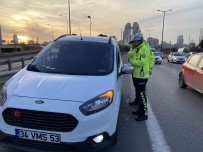 Atasehir'de Çakar Denetimi Açiklamasi Kurallara Uymayan Sürücülere 3 Bin 508 TL Ceza