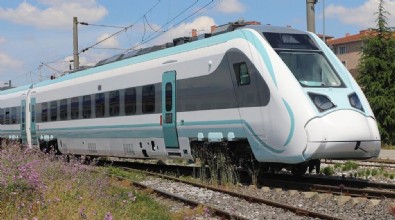 Bakan Karaismailoğlu müjdeyi verdi: Yerli milli elektrikli trenlerimizin tasarım çalışmaları bitmek üzere