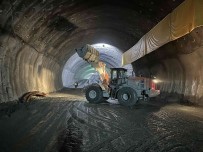 Muslu-Filyos Arasindaki Tünel Çalismalari Sürüyor