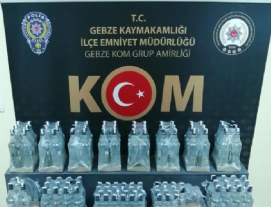 Kocaeli'de 171 şişe sahte içki ele geçirildi