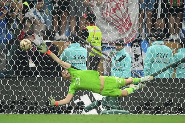 Arjantin-Fransa maçından sonra Emiliano Martinez'den olay hareket! Tarihi maça damga vuran görüntü...