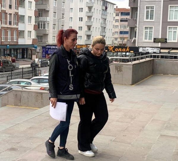 Sahte doktor Ayşe Özkiraz’ın WhatsApp mesajları ve ses kayıtları ortaya çıktı: Bugün kesmiyor musun birini!