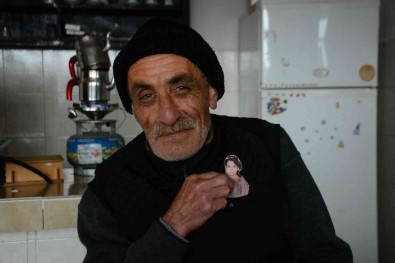 28 Yildir Esinin Fotografini Cüzdaninda Tasiyor