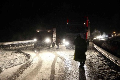 Erzincan'in Yüksek Rakimli Geçit Noktalarinda Kar, Tipi Etkili Oldu