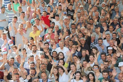 Tarhan, '2022'Nin En Basarili Belediye Baskanlari' Arasinda Gösterildi