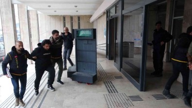 500 Bin TL Dolandirilan Sahsin Parasini Polis Kurtardi