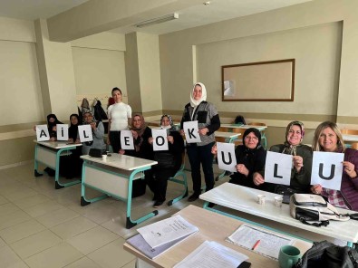 'Aile Okulu' Projesi Ile Bursa'da 47 Bin 350 Kisiye Ulasildi