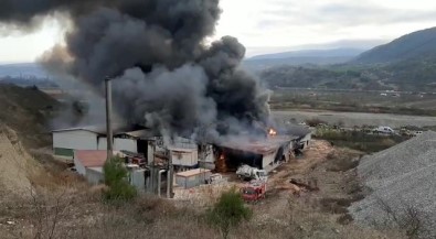 Tasova Belediye Baskani Öztürk Açiklamasi 'Fabrika Yangini Kontrol Altina Alindi'