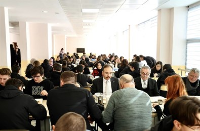 Bilecik'te 2 Bin 295 Ögrenciye Ara Ögünü Ve Sicak Yemek Ücretsiz Temin Ediliyor