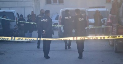 Kocaeli'nde eski koca dehşeti! Boşandığı eşini, yeni eşi ile birlikte vurdu