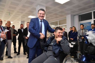 Özel Gereksinimli Bireylerin Akülü Araç Sevinci