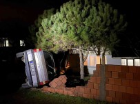 Sinop'ta Kontrolünü Kaybeden Otomobil Bahçe Duvarina Çarpti Açiklamasi 3 Yarali