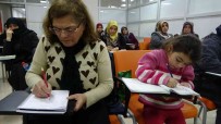 56 Yasinda Anne Oldu, 63 Yasinda Okuma Yazma Kursuna Basladi