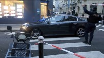 Fransa'da Polisle Göstericiler Arasinda Çatisma
