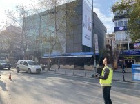 Kadiköy'de Emniyet Kemeri Takmayan Sürücüler Polisin Dronuyla Tespit Edildi