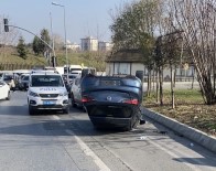 Takla Atan Otomobili Vatandaslar Düzeltti