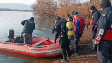 Tekne Faciasi Sonrasi Arama Kurtarma Çalismalari Yeniden Basladi