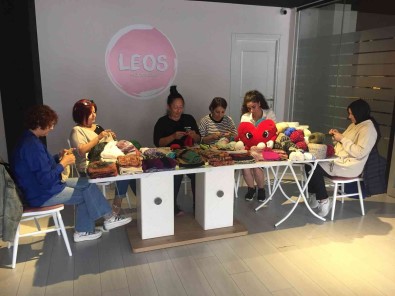 Çocugunun Oyuncagina Ördügü Örgüyü Kampanyaya Dönüstürerek Milyonlara Ulasti