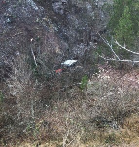 Kontrolden Çikan Traktör Uçuruma Yuvarlandi Açiklamasi 2 Yarali