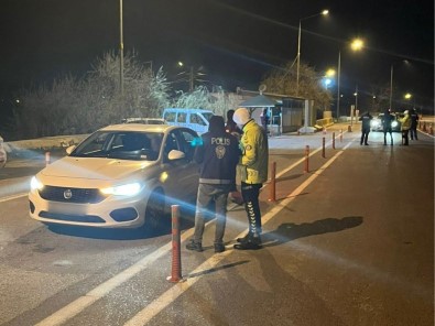 Umuma Açik Yer Denetimi Ve Yol Uygulamasi Yapildi