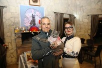 Ayvalik'ta Sansli Kedi Gümüs'e 5. Dogum Günü Partisi