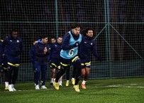 Fenerbahçe, Hatayspor Maçi Öncesi Kampa Girdi