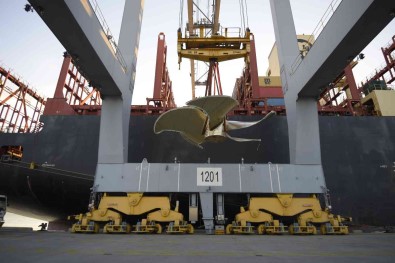 Dev Kargolar Dünyanin Bir Ucundan Bir Ucuna Bakin Nasil Naklediliyor