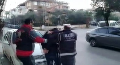 İzmir'de 50 adrese uyuşturucu operasyonu: 37 gözaltı