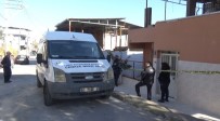 Izmir'de Karisini Biçaklayarak Öldüren Zanli Tutuklandi
