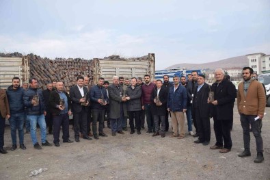 Kozluk'ta Çiftçilere 35 Bin Fistik Fidani Dagitildi