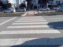 Otomobilin Çarptigi Kisi Metrelerce Savrularak Hayatini Kaybetti