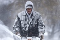 ABD'de kar fırtınası şehri savaş alanına çevirdi: Ölü sayısı 63'e çıktı yağmalamalar başladı