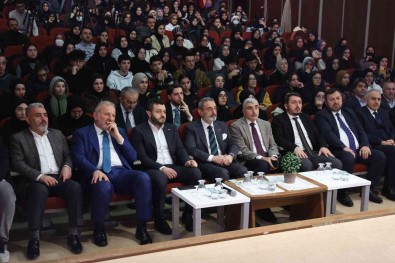 Esenler'de Istanbul Liseler Arasi Münazara Yarismasinda Final Heyecani