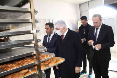 Meslek Lisesi Ögrencileri Günde 5 Bin Ekmek Üretecek