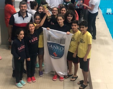 SANKO Okullari Ögrencileri Yüzmede Basariya Doymuyor