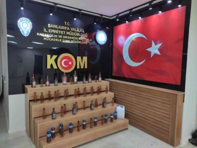 Sanliurfa'da 53 Sise Bandrolsüz Alkol Ele Geçirildi